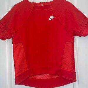 Nike Women’s Short Sleeve Tech Fleece Top With Mesh Accent Back Zip‎  Size S